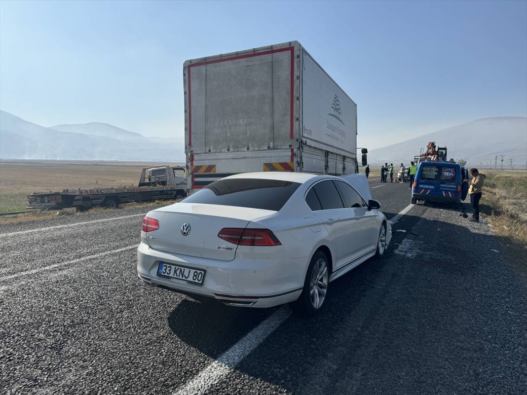 Konya'daki ailesinin yanından dönen Astsubay Ali Durgut zincirleme kazada hayatını kaybetti 13